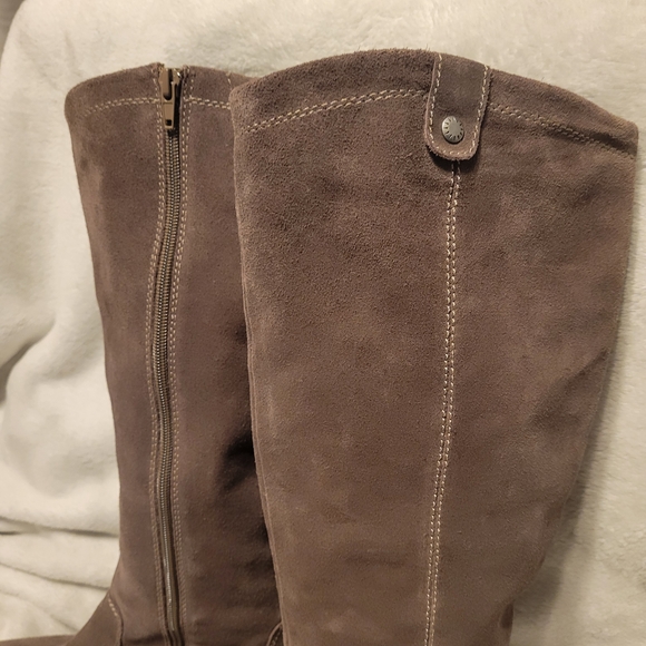 Tan Suede Knee High Boots Bass Women's Heeled Boots - Taupe Size 9 Zip Up Boots - Picture 9 of 16